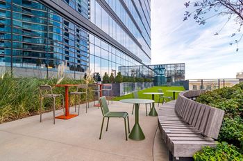 Outdoor terrace at 903 peachtree apartments in atlanta, ga 30309